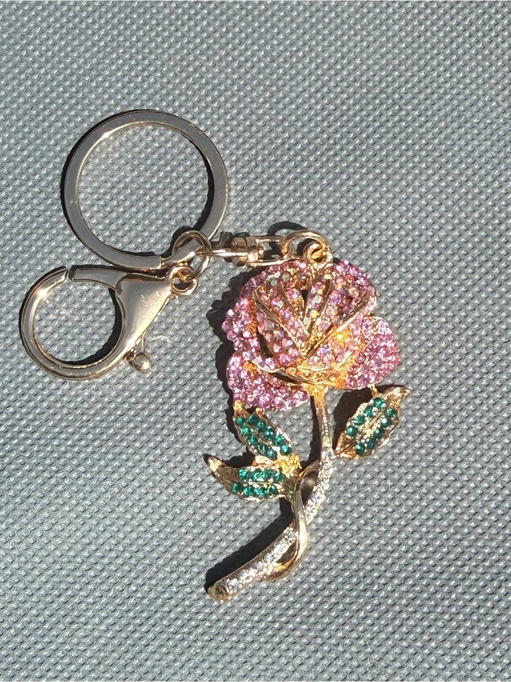 NWT Pink Crystal Rose Keyring with Green Accent Leaves Rhinestone - Picture 3 of 7